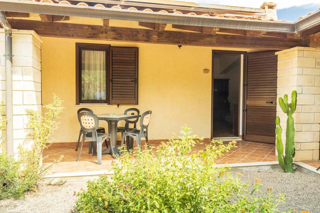 Albergo Residenziale Menhirs Putzu Idu Extérieur photo