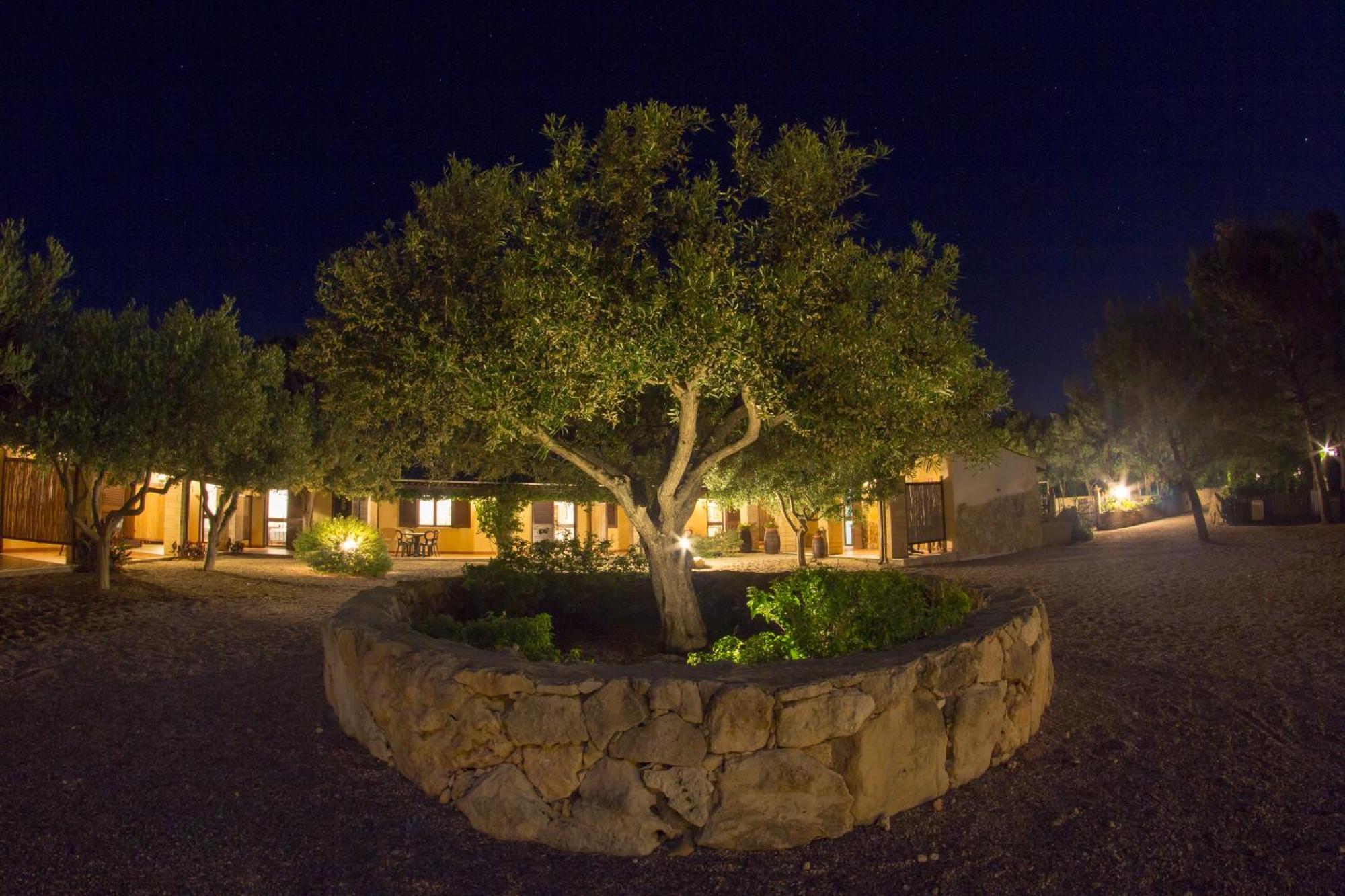 Albergo Residenziale Menhirs Putzu Idu Extérieur photo